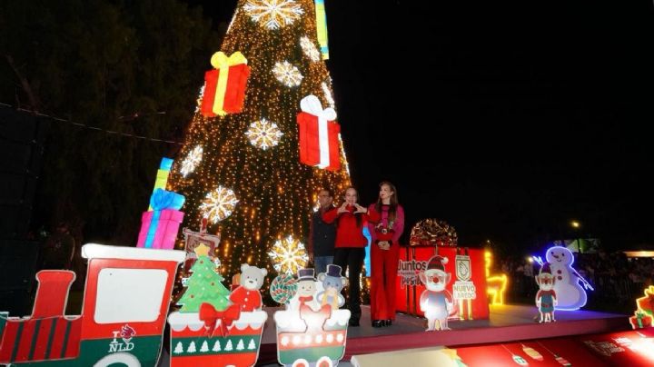 Brilla Nuevo Laredo con encendido del Pino Navideño; destacan figuras gigantes y luces LED