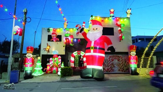 Decoran casa de Nuevo Laredo por Navidad; ofrecerán rico pan y chocolate caliente