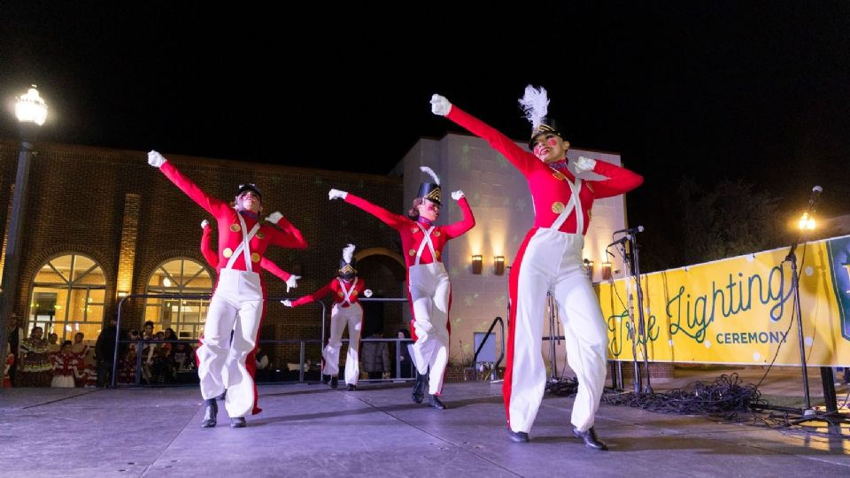 Pese a que Laredo suele registrar temperaturas cálidas la mayor parte del año, la fresca noche permitió una noche mágica