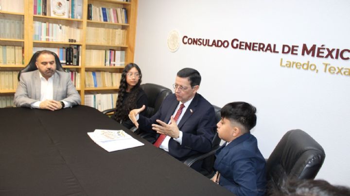 Eligen a estudiantes para ser Cónsules por un día; festejan el 146 aniversario del Consulado