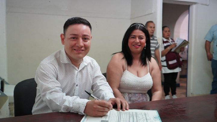Parejas de Nuevo Laredo se casan en ceremonia de Matrimonios Colectivos 2025