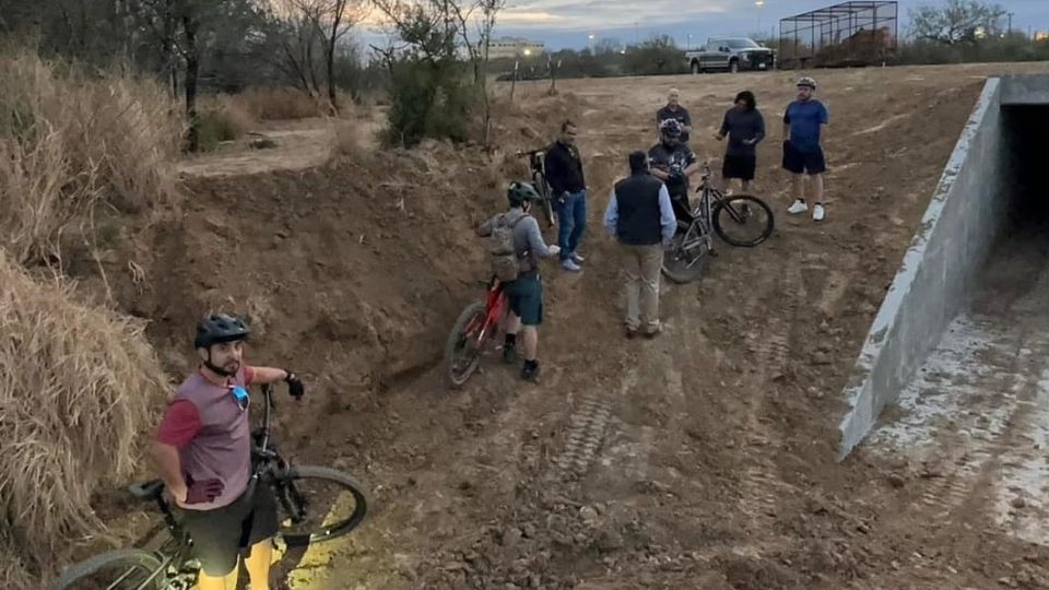 Los ciclistas hacen un atento llamado.