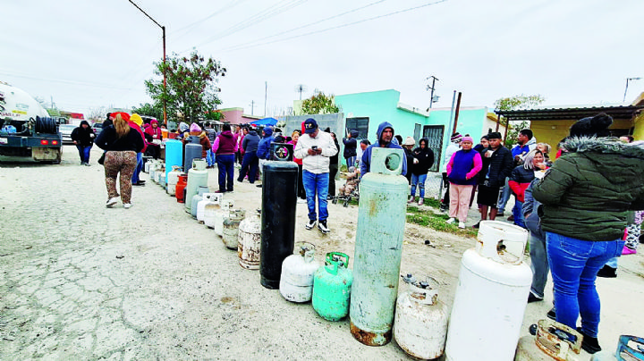 Benefician con gas a más de 100 familias de la colonia Los Olivos