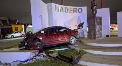 Brutal accidente en la rotonda del monumento a Francisco I. Madero; pasajeros seriamente lastimados