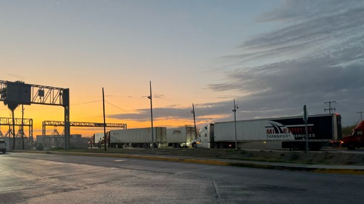 Llegan a acuerdo con transfers y levantan plantón en el Puente del Comercio Mundial