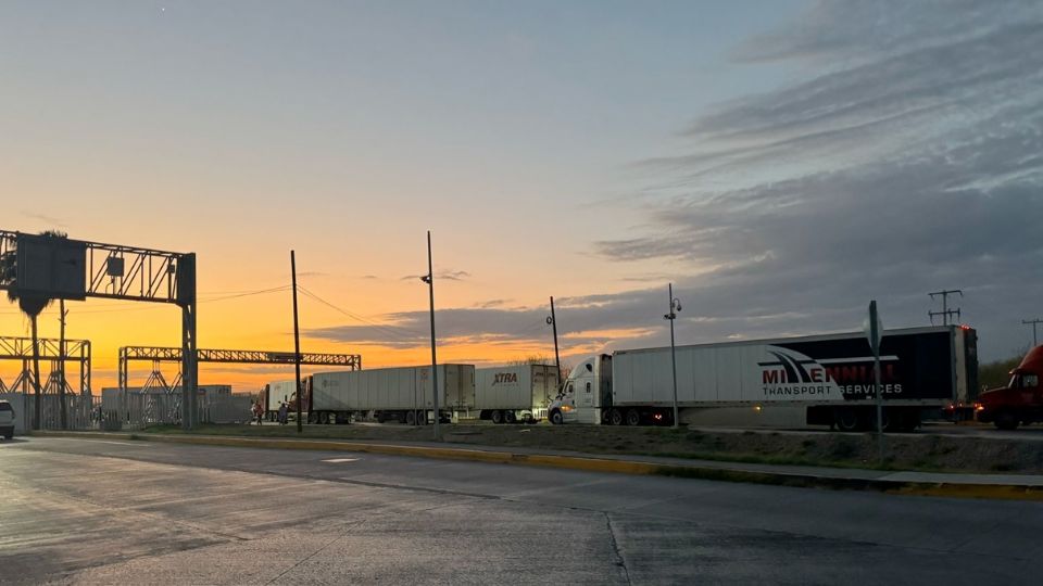 Reabren el Puente del Comercio Mundial.