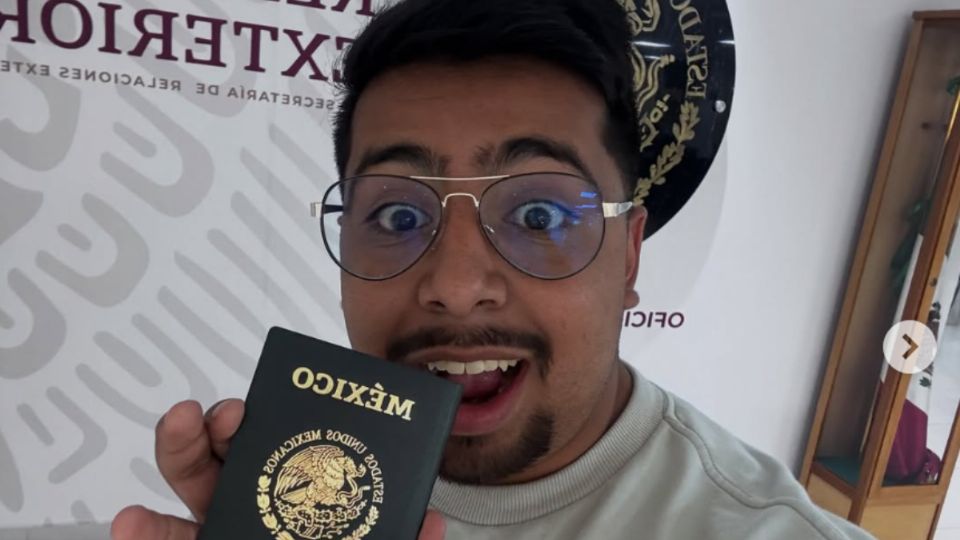 Seis años después de cumplir la mayoría de edad, Paco obtuvo su INE y pasaporte