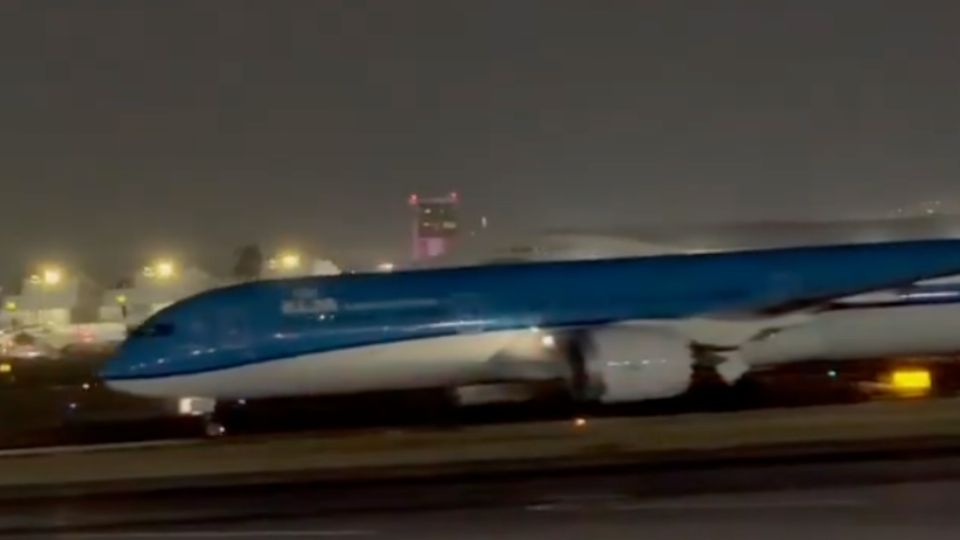 Vuelo aterriza de emergencia en aeropuerto mexicano