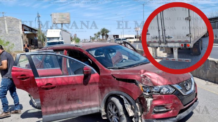 Nuevo Laredo: familia choca aparatosamente contra tráiler en la Carretera Nacional; hay heridos