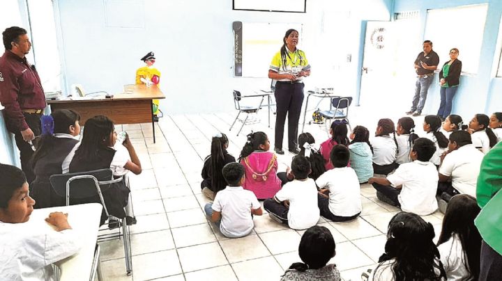 Promueven la cultura vial en primarias; realizan actividad en la Club de Leones