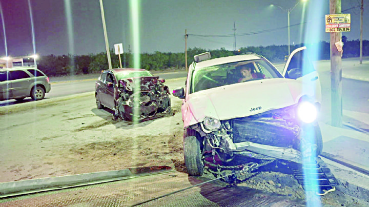 Mujer ebria choca de frente en Prolongación Monterrey; hay dos lesionados
