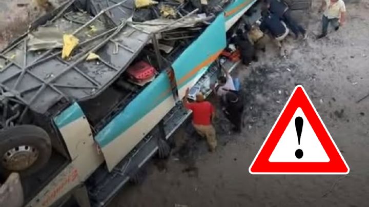 Autobús de pasajeros y coche caen de puente vehicular; hay 29 heridos y 2 fallecidos