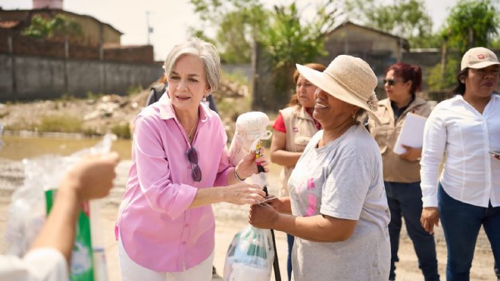 Atiende María de Villarreal a los sectores afectados por lluvias e inundaciones en Reynosa