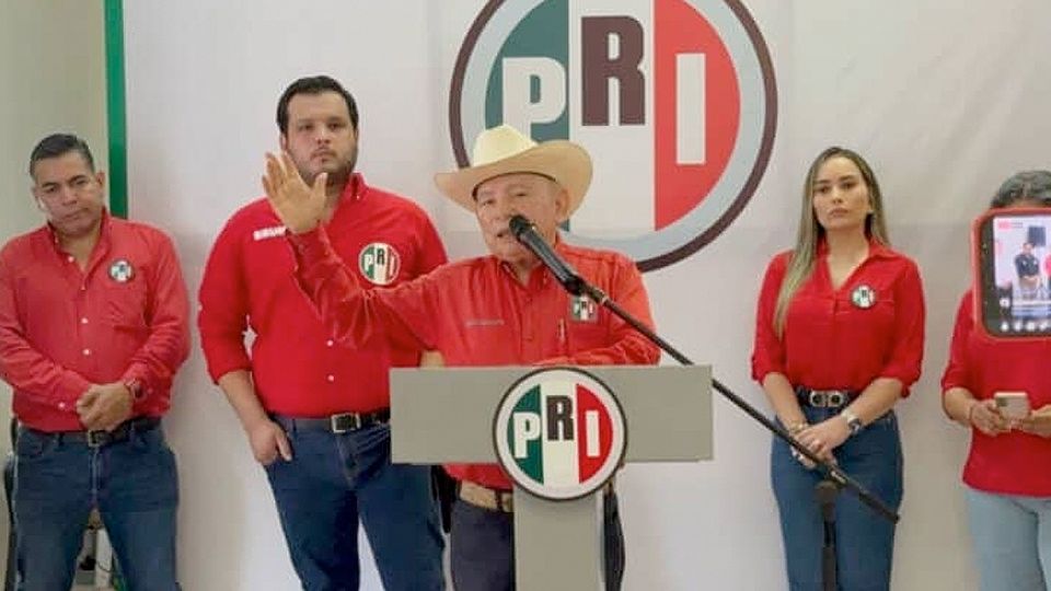 Cavazos Lerma en su conferencia de prensa.