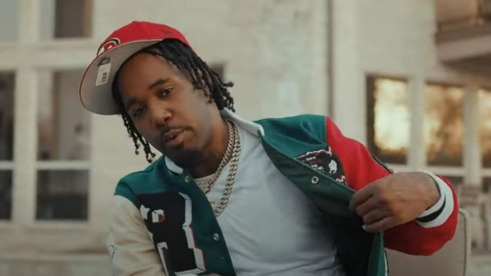 El hombre se encontraba en compañía de una menor al interior de un vehículo