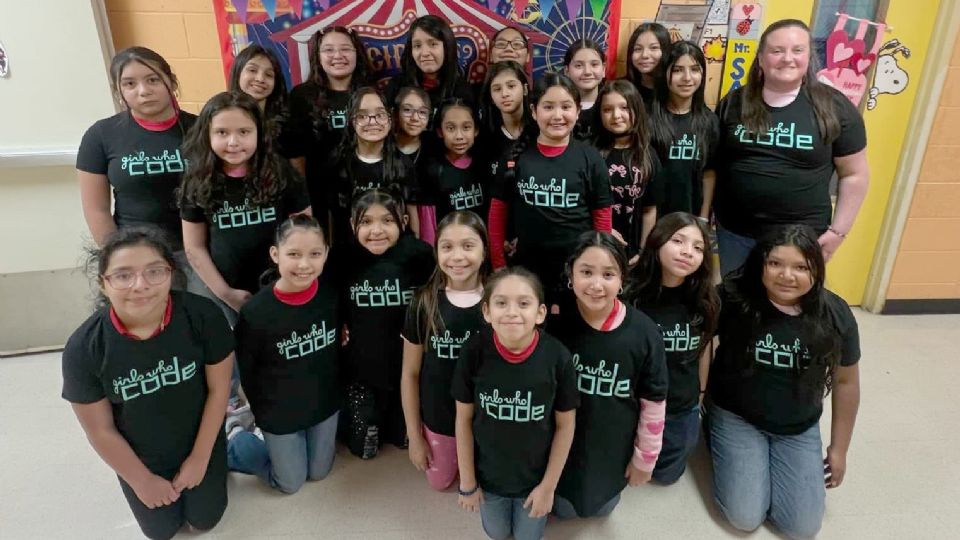 En la primaria Farías se implementó el programa Girls Who Code.