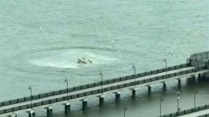 Helicóptero se estrella en el río Hudson de Nueva York; desata pánico en la ciudad