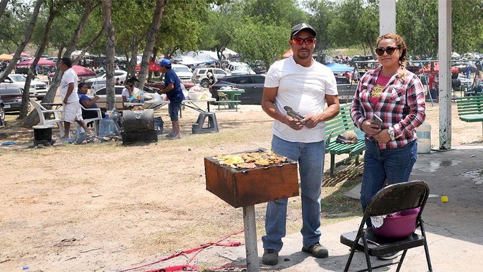 Neolaredenses disfrutaron la 'Coneja' este domingo.