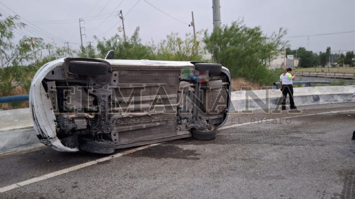 Conductor termina volcado en la Carretera Nacional Antigua y 'desaparece' de la escena