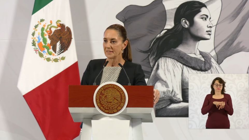 Sobre las atribuciones que el Estado mexicano está recuperando en materia de telecomunicaciones y regulación digital, la presidenta invitó a abrir el debate público