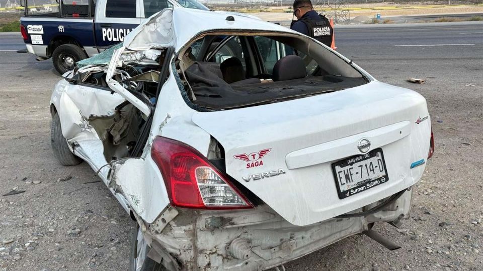 El Nissan Versa quedó completamente destruido