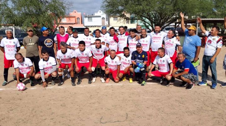 Estrena deportivo Coronita García nueva piel y sorprende a Panzer en la Colosso Dominical