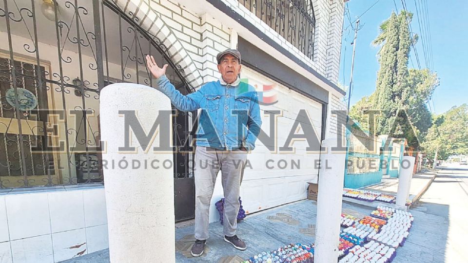 Su puesto lo tiene en Venezuela 1705 cerca de la calle 20 de Noviembre.