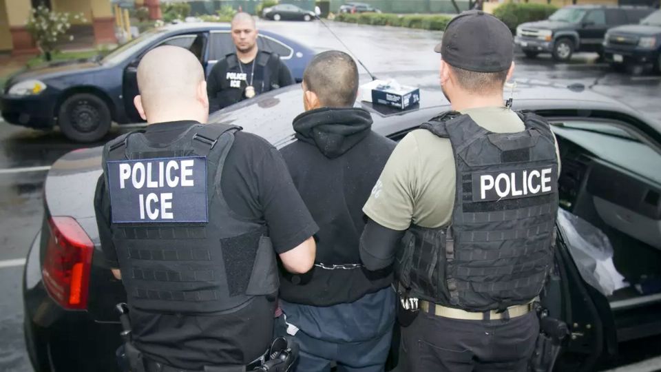 ICE busca incrementar las deportaciones.