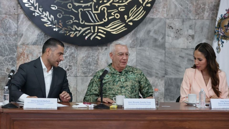 Harfush reunido con su gabinete de seguridad.