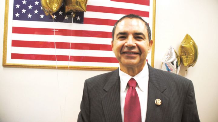 Quiere Henry Cuéllar su juicio en Laredo