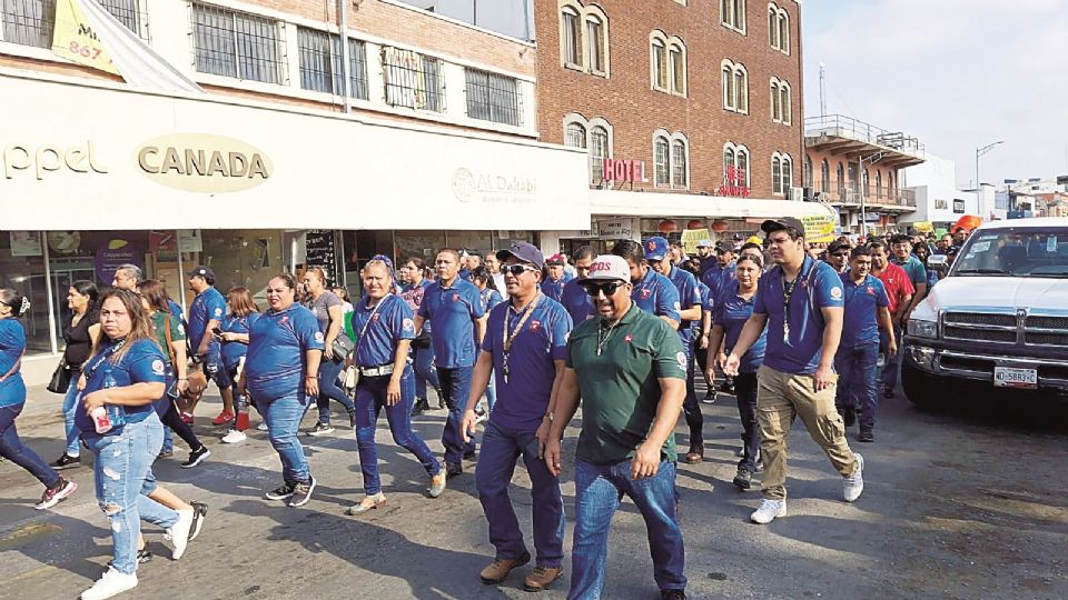 Desfilaron ayer trabajadores sindicalizados.