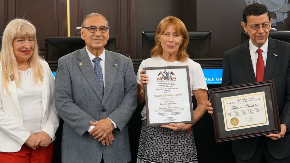 Tatiana Clouthier fue homenajeada.