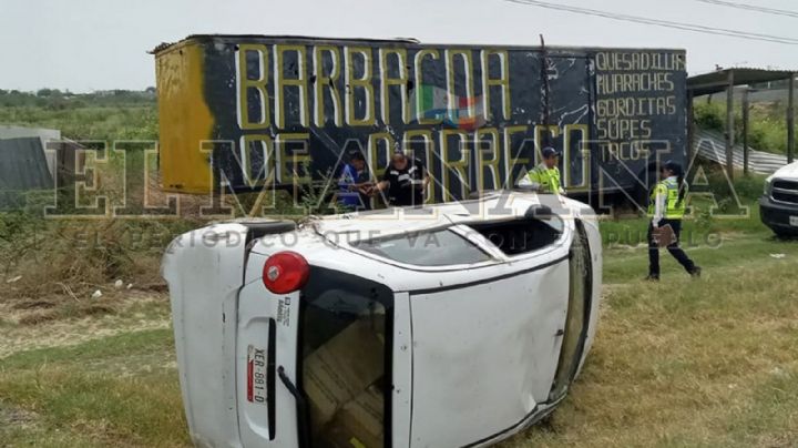 Nuevo Laredo: automovilista choca contra pipa de PEMEX y termina volcado en Villas de San Miguel