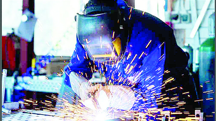 Baja el desempleo e informalidad laboral en México durante primer trimestre del 2025