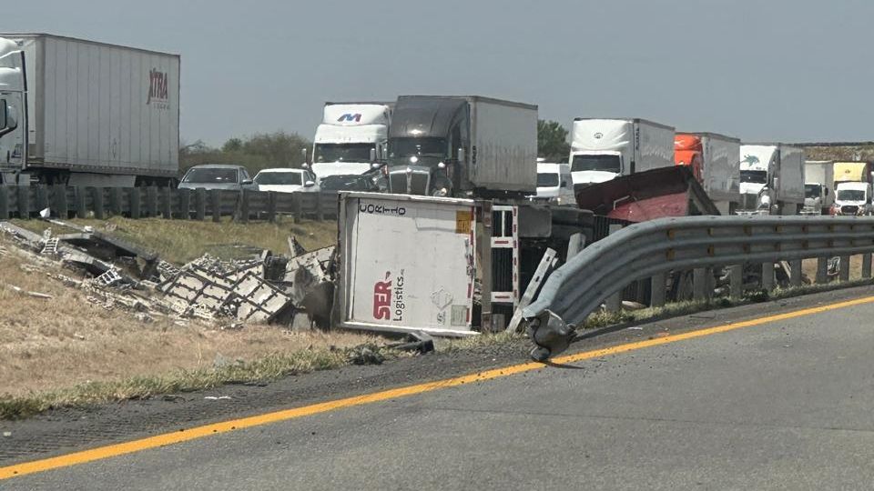 Accidente en la carretera Monterrey-Nuevo Laredo.