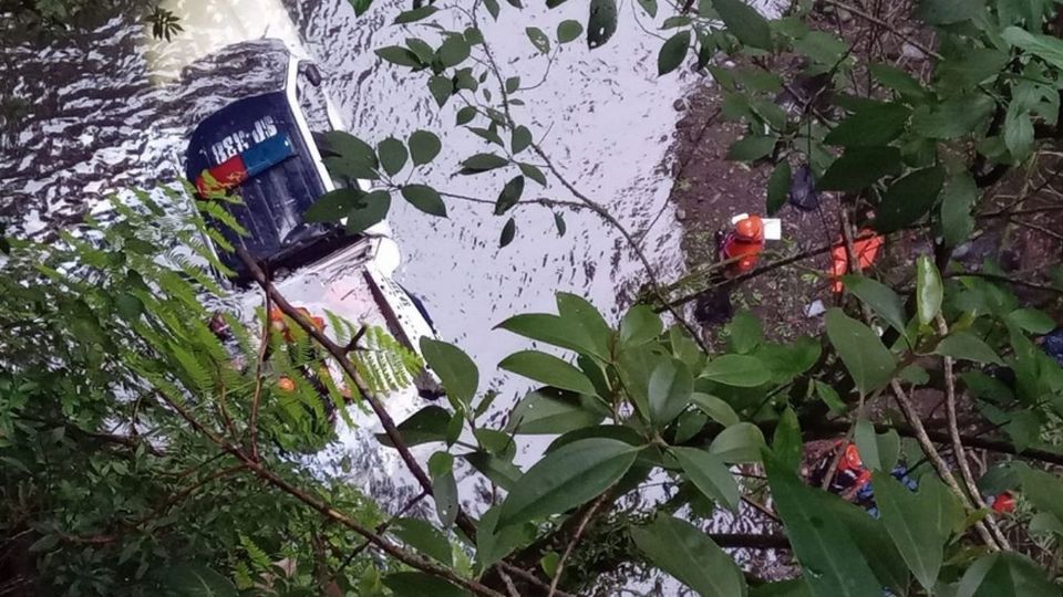 Los agentes buscaban atender una emergencia pero el accidente causó la muerte de dos de ellos