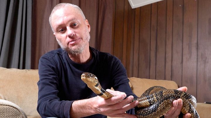 La historia del hombre que se dejó morder por cientos de serpientes para crear antídotos