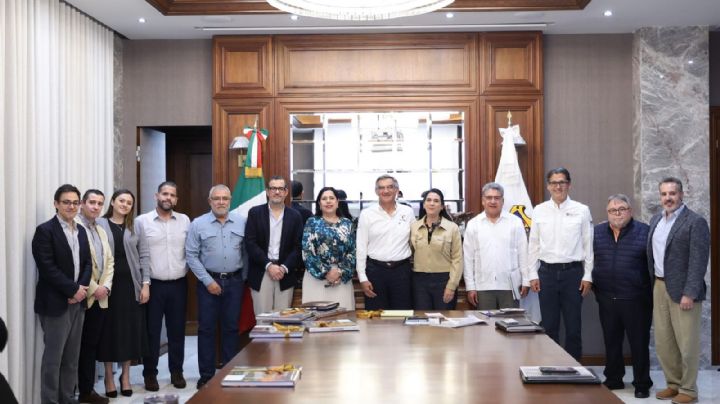 Américo Villarreal Anaya recibe informe de avance de autopista Mante-Ocampo-Tula