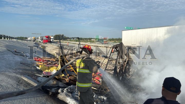 Tráiler se incendia tras brutal choque en la Bamba; operador murió calcinado al volante