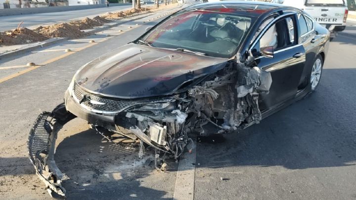 Por creerse piloto de carreras y viajar a toda velocidad, joven destroza su carro en Nuevo Laredo