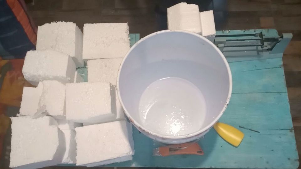 Unicel derretido, remeio efectivo para las filtraciones.