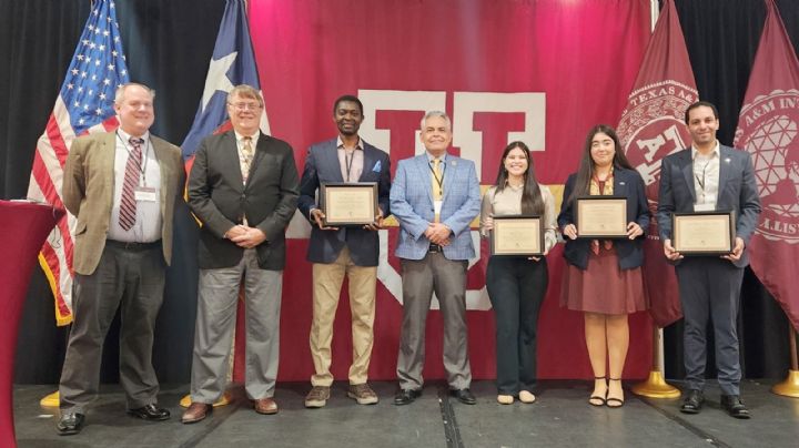 Estudiantes de doctorado de TAMIU ganan importante premio internacional de comercio