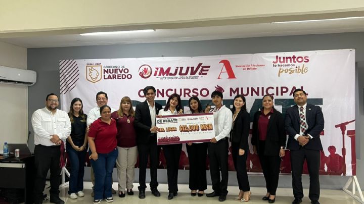 Brilla Preparatoria Municipal 'Elena Poniatowska’ en concurso municipal del debate