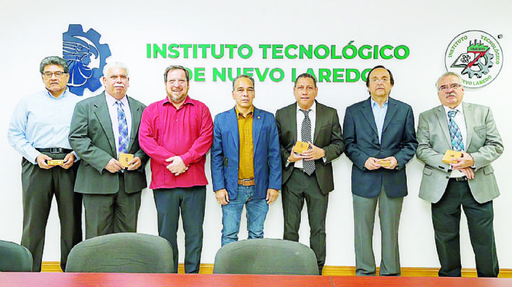Tec de Nuevo Laredo reconoce a docentes por décadas de servicio