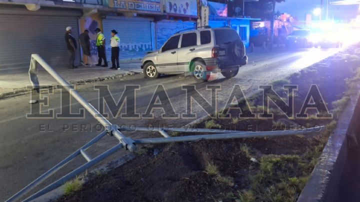 Juan  David sufrió un peligroso accidente en la Calzada Revolución; chocó contra un poste