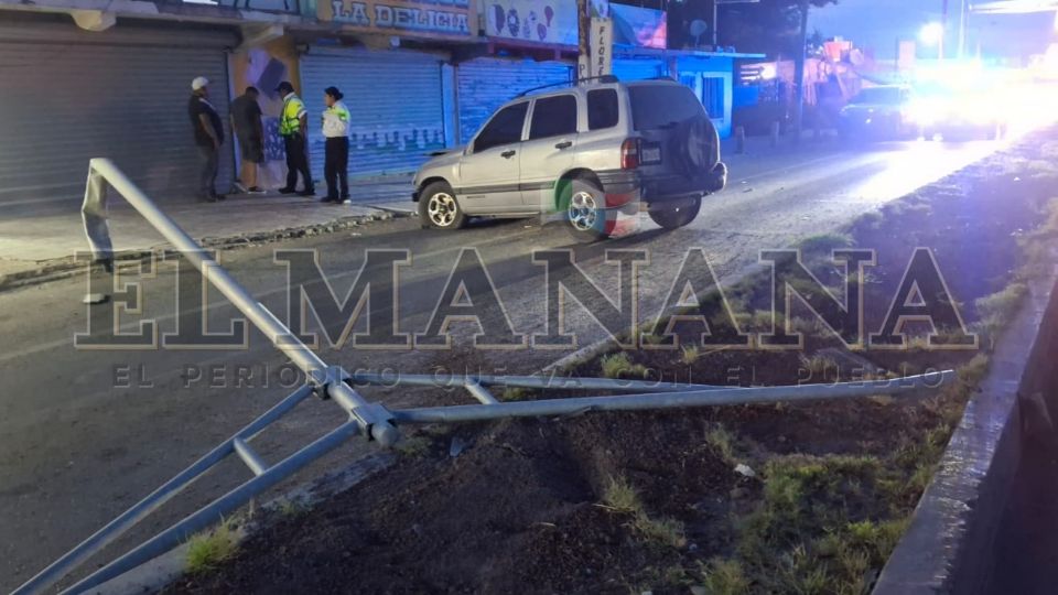 Un desperfecto en su unidad causó el aparatoso accidente que podría haberle causado más que daños materiales