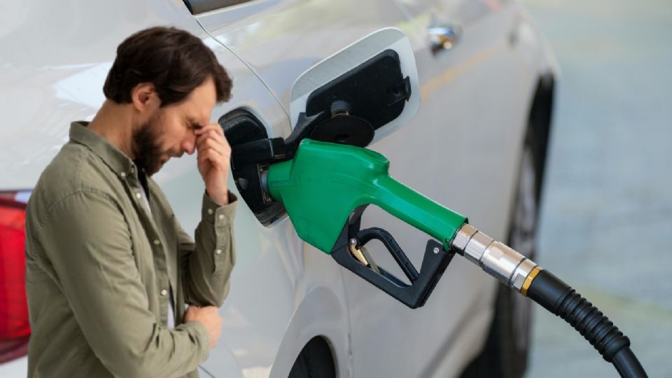 Así podría afectar la lluvia al tanque de gasolina de tu automóvil