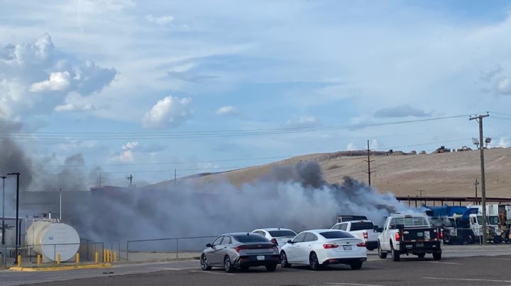 Infierno en Laredo: llamas arrasan con camiones de basura en el Relleno Sanitario Municipal | VIDEO