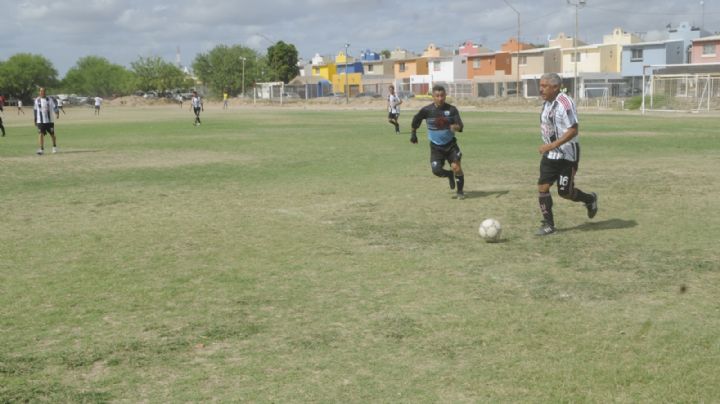 Golea Lobos Negros a la Asociación Médica en la Colosso Veteranos Dominical