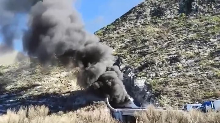 Brutal accidente en la carretera Matehuala-Saltillo; tráiler sin frenos embiste a varios vehículos